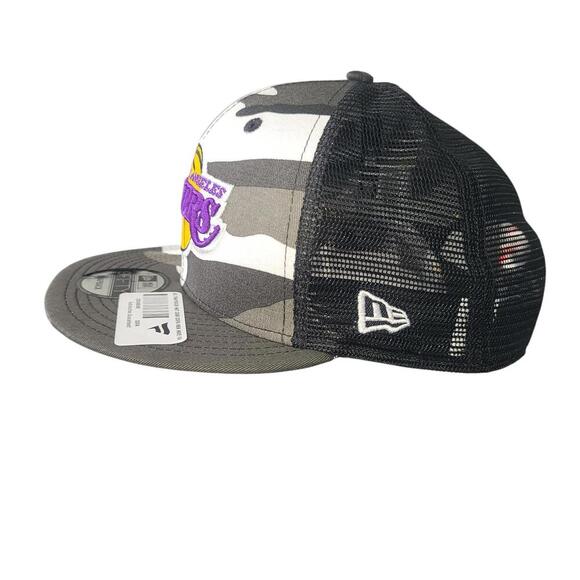 Los Angeles Lakers Camo Snapback Hat - Stylish & Comfortable - Picture 3 of 8